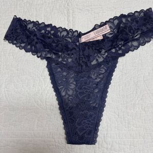 NWT Victoria’s Secret floral lace thong panty, XXL, dark dusty purple